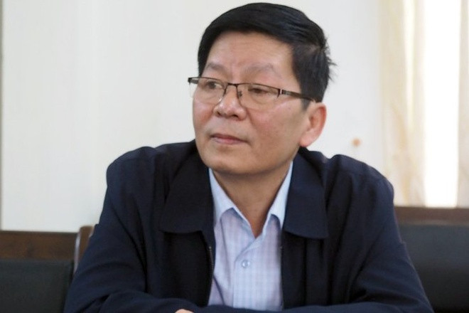  Giám đốc và cán bộ CDC Nam Định nhận hơn 3,1 tỷ từ Việt Á: Ngày 25/4, Công an tỉnh Nam Định khởi tố bị can, bắt tạm giam Đỗ Đức Lưu - Giám đốc CDC Nam Định cùng 4 thuộc cấp liên quan mua sắm kit xét nghiệm COVID-19 của Việt Á. Đáng chú ý, các cá nhân trên đã nhận hơn 3,1 tỷ từ Việt Á. Trước đó, ông Lưu từng khẳng định không nhận một đồng "hoa hồng" nào trong cả 4 hợp đồng ký kết với Công ty Việt Á.