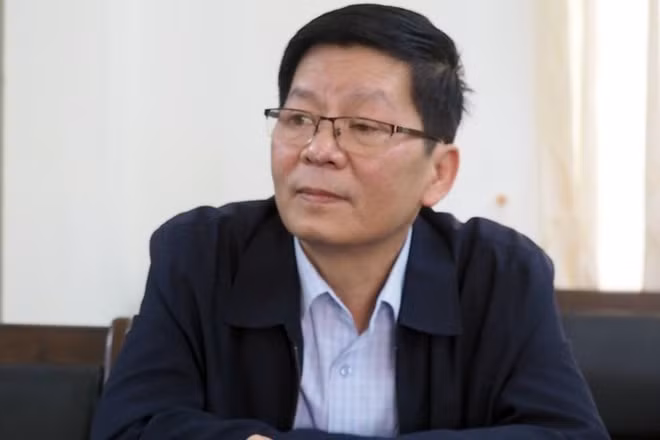  Giám đốc và cán bộ CDC Nam Định nhận hơn 3,1 tỷ từ Việt Á: Ngày 25/4, Công an tỉnh Nam Định khởi tố bị can, bắt tạm giam Đỗ Đức Lưu - Giám đốc CDC Nam Định cùng 4 thuộc cấp liên quan mua sắm kit xét nghiệm COVID-19 của Việt Á. Đáng chú ý, các cá nhân trên đã nhận hơn 3,1 tỷ từ Việt Á. Trước đó, ông Lưu từng khẳng định không nhận một đồng "hoa hồng" nào trong cả 4 hợp đồng ký kết với Công ty Việt Á.