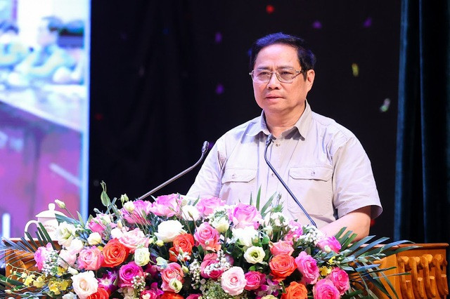 Thu tuong doi thoai voi cong nhan: “Luon lang nghe, thau hieu y kien cua nguoi lao dong”