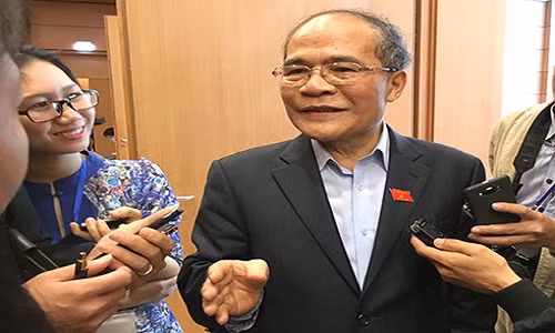 Hom nay, trinh mien nhiem Chu tich Quoc hoi Nguyen Sinh Hung