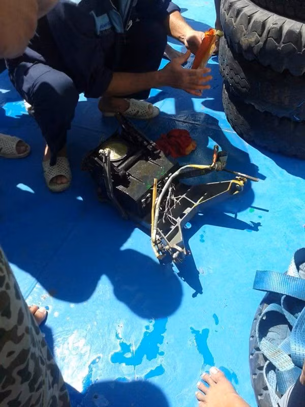 Một thiết bị của chiếc Su 22 gặp nạn được tìm thấy trong ngày 28/4. 