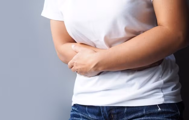 Cố gắng ăn ít thức ăn chiên, hun khói, nhiều chất béo và giàu protein, duy trì lối sống lành mạnh, tăng lượng vận động phù hợp, duy trì nhịp sống đều đặn, bỏ thuốc lá và rượu bia, kiểm soát cân nặng.