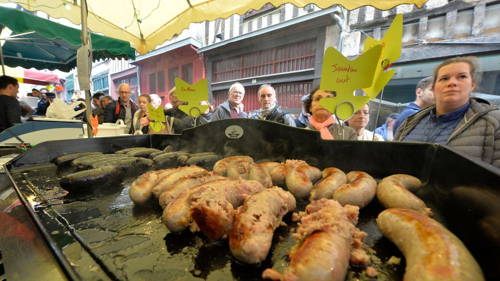 Được biệt, món tinh hoàn cừu được chế biến theo cách frivolites beneventines thì sẽ có giá đắt đỏ nhất.