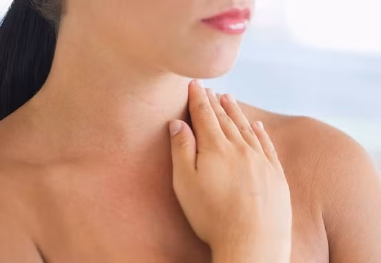 Bác sĩ Hứa Thư Hoa - bác sĩ chuyên khoa ung bướu người Trung Quốc cho biết, có rất nhiều hạch bạch huyết ở cổ, nách và bẹn của con người. Những hạch này có thể sản xuất tế bào lympho, chống lại vi rút và vi khuẩn lạ, chịu trách nhiệm bảo vệ và miễn dịch. Tuy nhiên, nếu những mô hoặc tế bào gặp vấn đề, bị đảo lộn, nó sẽ phát triển thành ung thư hạch.