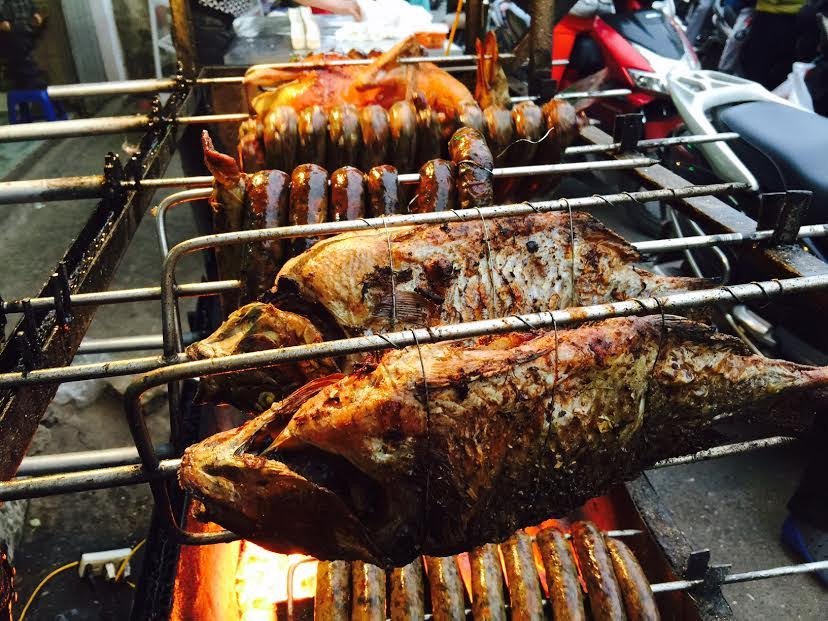 Ngoài làm tăng nguy cơ ung thư, độc tính acrylamide đã được chứng minh có ảnh hưởng tiêu cực đến hệ thống thần kinh và hệ thống sinh sản, thực sự lợi ít hại nhiều, nên tránh chế biến thịt, cá theo cách này.