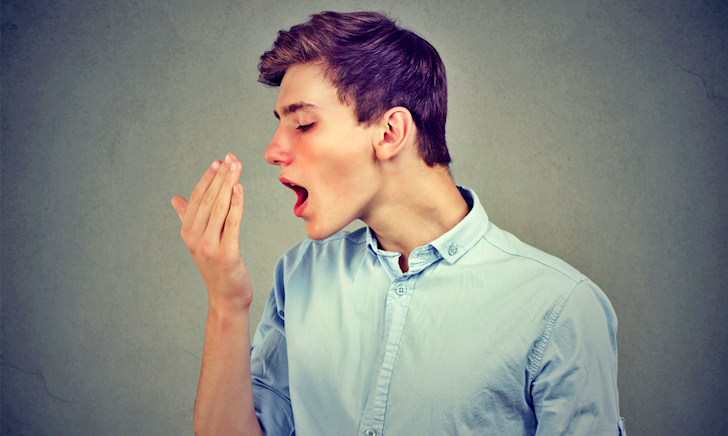 Mới đây, bác sĩ Giang Khôn Tuấn, bác sĩ người Trung Quốc đã chia sẻ trên một chương trình y khoa và cho biết, mùi hôi ở mồm miệng chủ yếu đến từ hai nơi. Một là đường hô hấp. Ví dụ như bệnh nhân bị viêm xoang hoặc áp xe phổi, có thể tạo ra một số mùi khó ngửi.