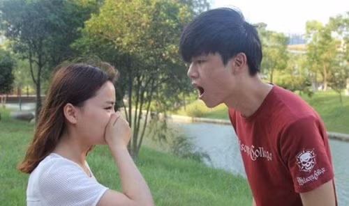 Sang ngu day mieng hoi, canh bao ban mac 2 benh nay