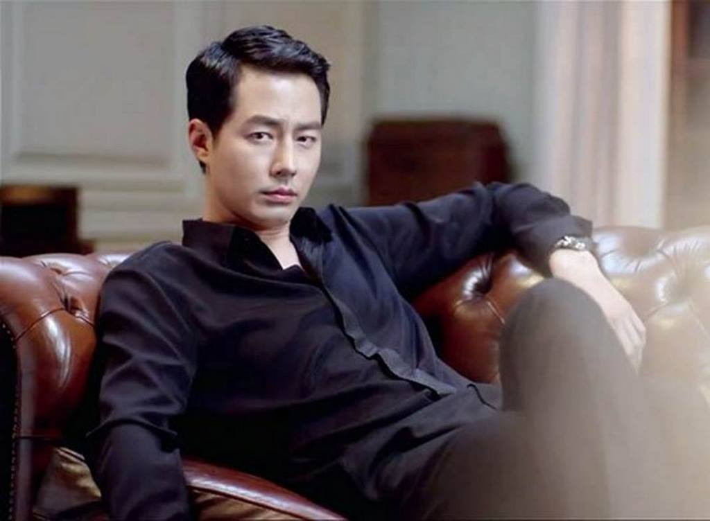 Bác sĩ Cố cho biết, để tăng cường thể lực, việc ăn uống điều độ, đủ dưỡng chất và tập thể dục rất quan trọng. Đồng thời nếu bỏ được các thói quen xấu như nghiện thuốc lá, nghiện rượu thì sẽ giúp các quý ông tăng độ cứng và độ bền cho "bảo bối".