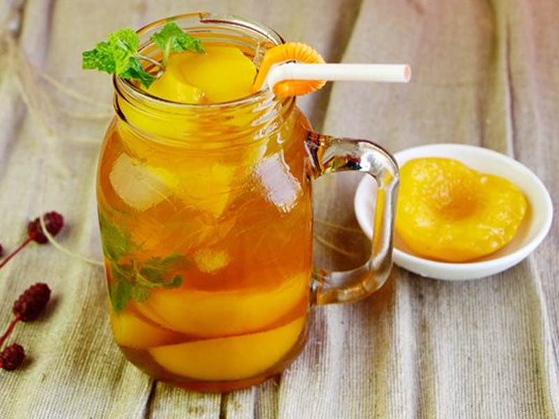 Ít thì sẽ đắt hơn, nhiều thương lái vì muốn kéo dài thời gian bảo quản trái cây mà sử dụng một số các phương pháp gây hại cho sức khỏe. Thông thường, đào được ngâm trong một loại nước bảo quản để kéo dài thời gian bảo quản, cải thiện mùi vị. Khi ăn không có cảm giác gì bất thường, chỉ khi ăn quá nhiều sẽ dễ gây hại cho cơ thể.