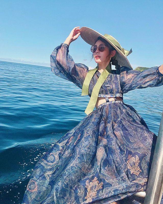 Không ai ngờ rằng cũng có ngày "nữ thần" trong lòng họ lại mắc lỗi sơ đẳng khi phối đồ, để lộ khoảnh khắc mình "thả rông".