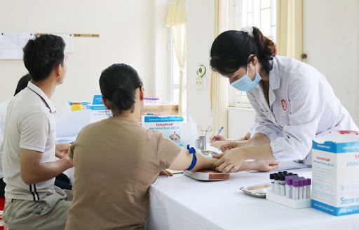 Số phận nằm trong tay bạn, phải khám sức khỏe thường xuyên, kiểm tra nếu có triệu chứng, đừng trốn tránh bác sĩ. Những người có tiền sử gia đình mắc bệnh ung thư và các yếu tố nguy cơ cũng nên tiến hành kiểm tra một cách thường xuyên.