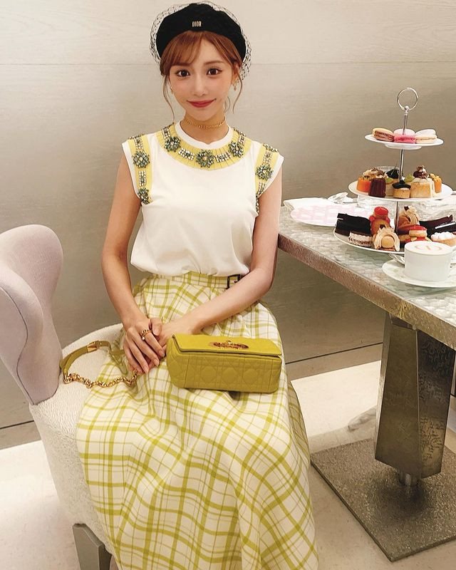 Họ cho rằng đó chỉ là lỗi nhỏ và Asuka Kirara không hề cố ý. Trong hầu hết các hoạt động, nữ thần vẫn luôn giữ được phong độ thời trang đỉnh cao của mình.