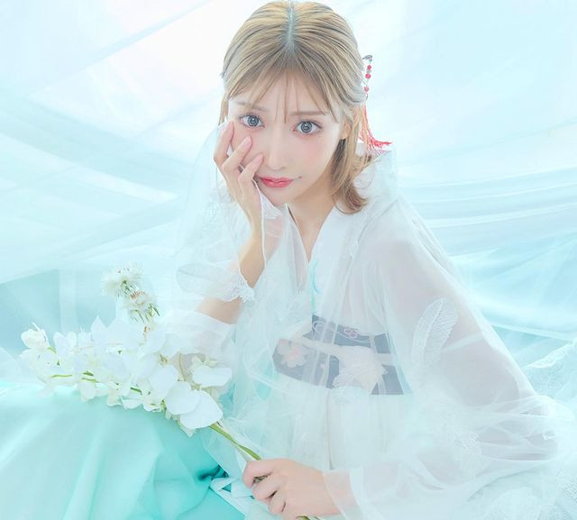 Bất cứ lĩnh vực nào Asuka Kirara cũng hết sức tâm huyết. Cô nàng thường xuất hiện trước mắt công chúng với hình ảnh vô cùng chỉn chu. gu thời trang và phong cách tiểu thư cũng được định hình.