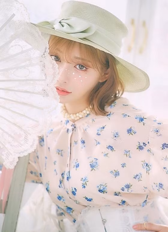 Phong cách tiểu thư, quý tộc của Asuka Kirara không thể lẫn đi đâu được. Fan hâm mộ của cô nàng cho biết, họ rất thích sự ngọt ngào, quyến rũ của Asuka Kirara.