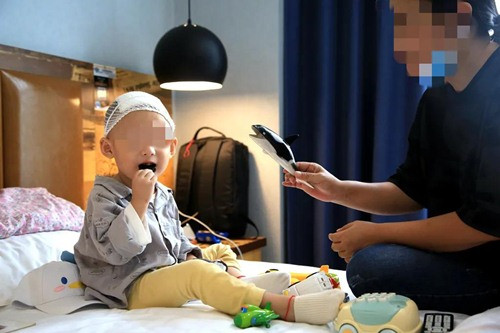 Tre thuong xuyen tuoi cuoi, khong kheo bi u nao-Hinh-3