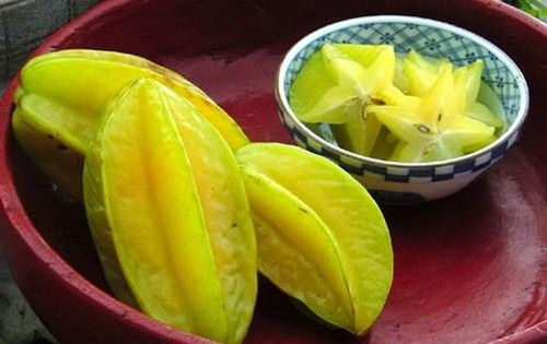 2. Bệnh nhân mắc các bệnh mãn tính như tăng huyết áp, tiểu đường: Bệnh nhân mắc hai bệnh mãn tính này có mức độ tổn thương thận khác nhau, vì vậy hãy cố gắng tránh ăn khế, nếu chắc chắn chức năng thận không có vấn đề cũng nên ăn khế với số lượng hạn chế.