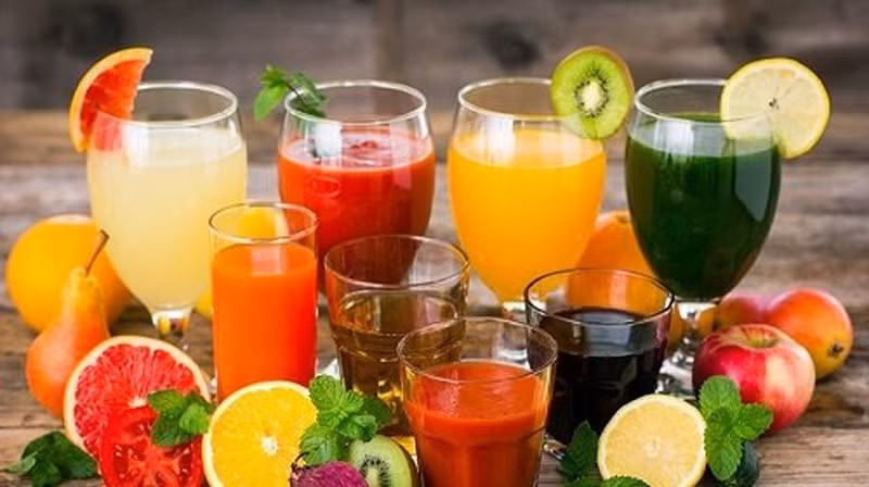 Xói mòn răng khiến mọi người, đặc biệt là trẻ em dễ bị sâu răng hơn. Răng bị axit trái cây ăn mòn có khoang tủy rộng, cấu trúc răng mất nhanh, điều này sẽ dẫn đến tình trạng răng quá nhạy cảm, viêm và lộ tủy, gây hỏng thân răng, mất răng, ảnh hưởng đến chức năng ăn nhai và phát âm.