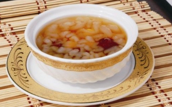 Để chế biến hasma, người ta đem ngâm nước trước. Sau khi ngâm, hasma có thể tăng kích thước gấp rất nhiều lần. Lúc này là lúc loại bỏ các tạp chất còn sót lại như máu, ống dẫn trứng rồi đem đi nấu nướng.