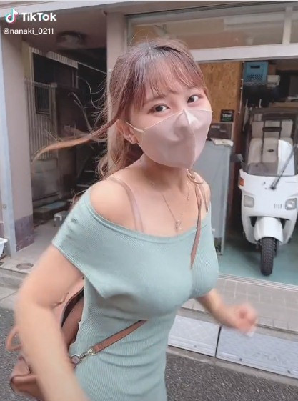 Trở thành sinh viên đại học nhưng thi thoảng, Chiba Nanaki vẫn nhận công việc làm mẫu, xuất hiện tại sự kiện. Cô cũng chia sẻ những hình ảnh gợi cảm, bắt mắt trên Instagram, khoe ảnh đi chụp tạp chí, đi làm hoạt náo viên, làm cosplay.