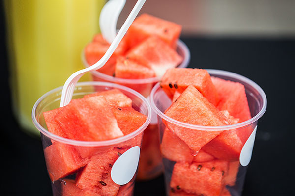 5 mon ban san trong sieu thi cuc ban, nhan vien cach khong an-Hinh-2