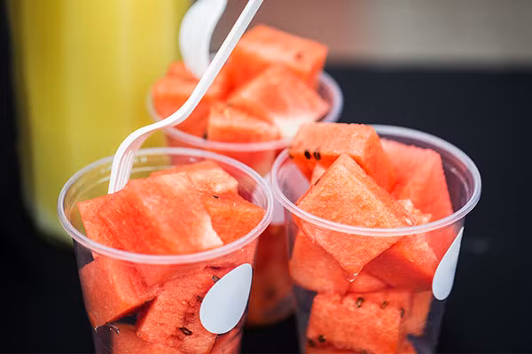 5 mon ban san trong sieu thi cuc ban, nhan vien cach khong an-Hinh-2