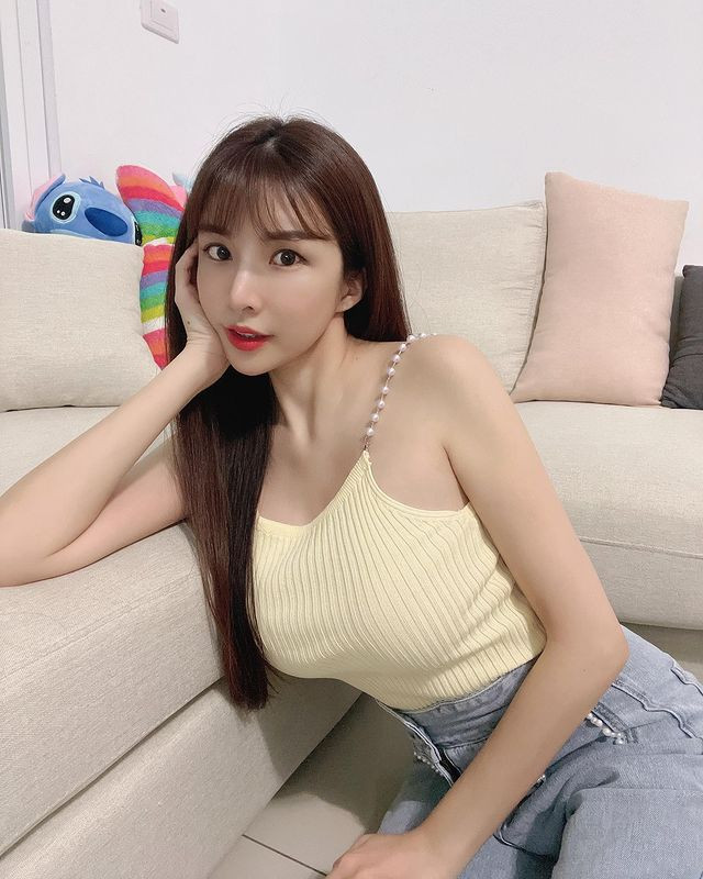 Người hâm mộ Tô Tâm Ninh cho biết, thần tượng của họ không chỉ xinh đẹp, nóng bỏng mà còn vô cùng tốt tính, thân thiện, không ngại giải đáp những thắc mắc của người hâm mộ.