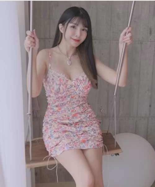 Trên trang IG cá nhân, Tô Tâm Ninh sở hữu tới hơn 600.000 người hâm mộ. Phần đông mọi người đều rất yêu thích phong cách thời trang trẻ trung, gợi cảm của cô nàng.