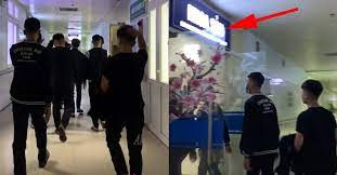 Một số khác lại nhanh chóng cà khịa, được các chú “ngầu đét” chờ trước phòng sinh thế này, cháu bé sinh ra hẳn là ngợp lắm đây.