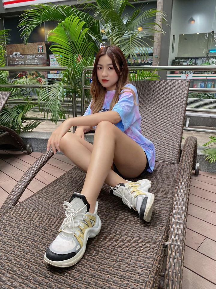 "Hot girl trứng rán" Trần Thanh Tâm cũng từng là nạn nhận của những lời lẽ lăng mạ, xúc phạm đến từ cư dân mạng.