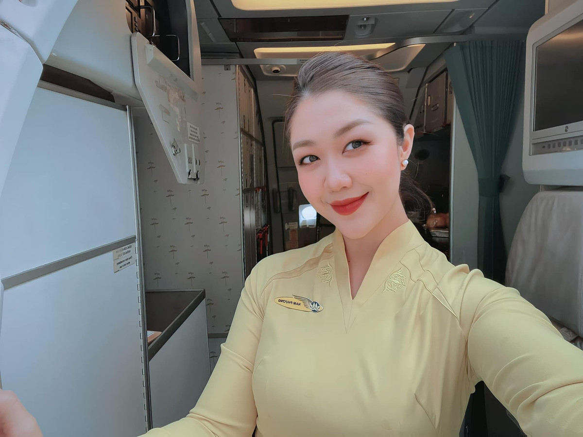 Tôn Nữ Nam Phương được biết tới là tiếp viên hàng không Vietnam Airlines xinh đẹp.