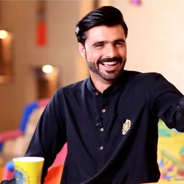 Ở thời điểm hiện tại, Khan vẫn đang tiếp tục công việc người mẫu cũng như người truyền cảm hứng.