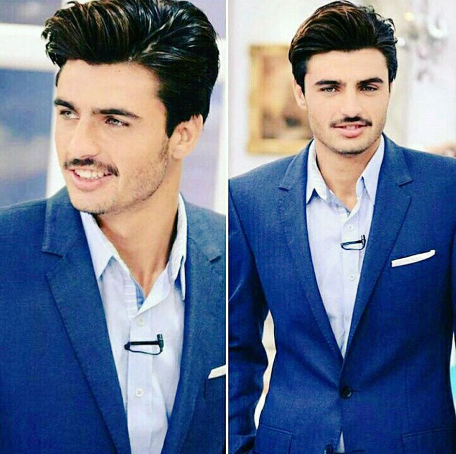 Bức ảnh ghi lại khoảnh khắc đẹp như nam thần của Arshad Khan, anh chàng sở hữu đôi mắt màu xanh nổi bật, dân mạng lập tức dành lời khen ngợi và tìm kiếm nhiệt tình thông tin về chàng pha chế trà điển trai này.