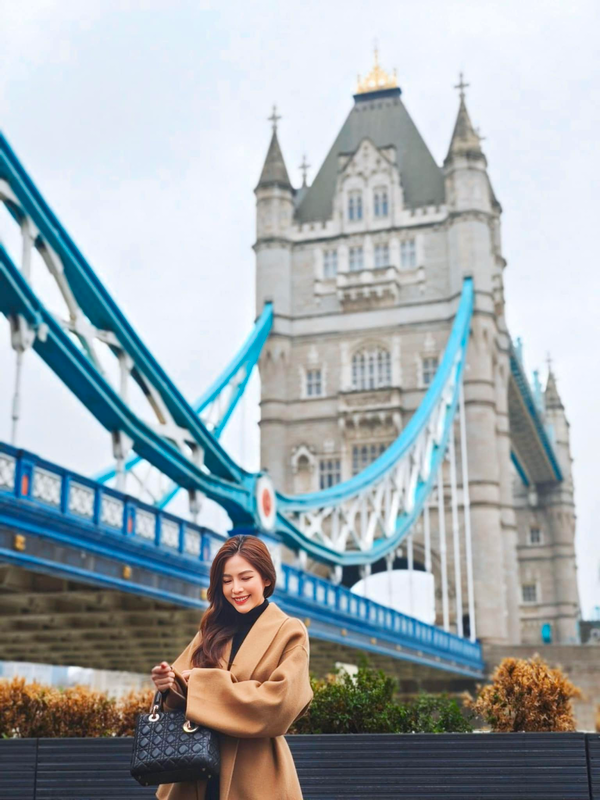 Hoàng Kiều Yến là nàng tiểu thư khá kín tiếng trong hội rich kid Việt, cô gây chú ý trên MXH bởi vừa xinh đẹp, nóng bỏng lại có cuộc sống xa hoa.