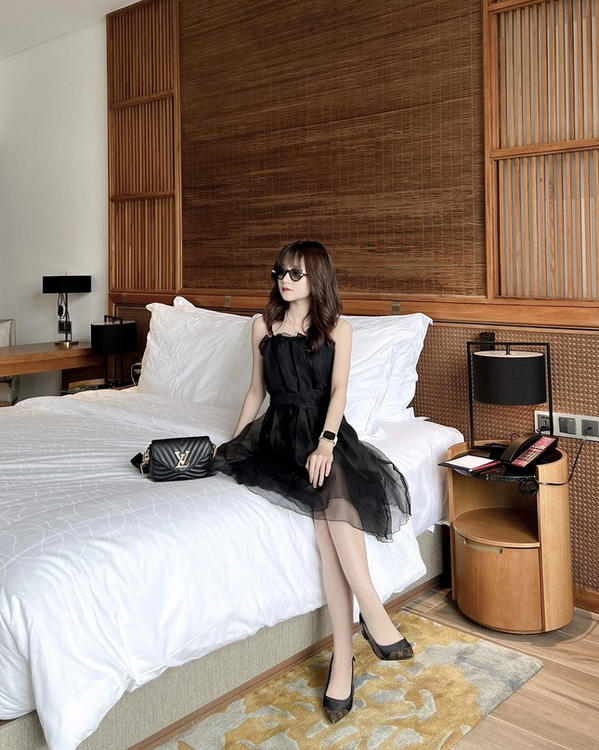 Trong dàn rich kid Việt không thể không nhắc đến cô gái Trà My, gây ấn tượng với ngoại hình dễ thương, ngọt ngào cùng với “giao diện” long lanh ngập đồ hiệu.