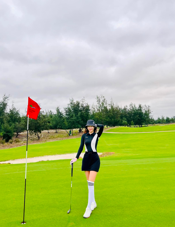 Kiều Yến không ngần ngại chia sẻ những món đồ hiệu mình sở hữu từ Gucci, Hermes, Chanel đến Louis Vuitton trên mạng xã hội.