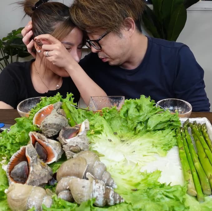 Sau khi sẩy thai, Bà Nhân Vlog nhận thêm tin buồn khác từ bác sĩ, nguyên nhân không giữ được con là do Đức Nhân bị suy buồng trứng nên rất khó để có con tự nhiên, chỉ còn cách phải nhờ khoa học can thiệp.