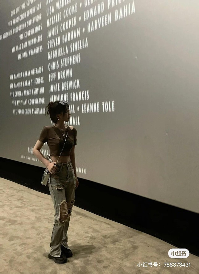 Netizen Việt cũng nhanh chóng "bắt trend" tại các rạp chiếu phim thời gian qua. Ảnh: Tổng hợp