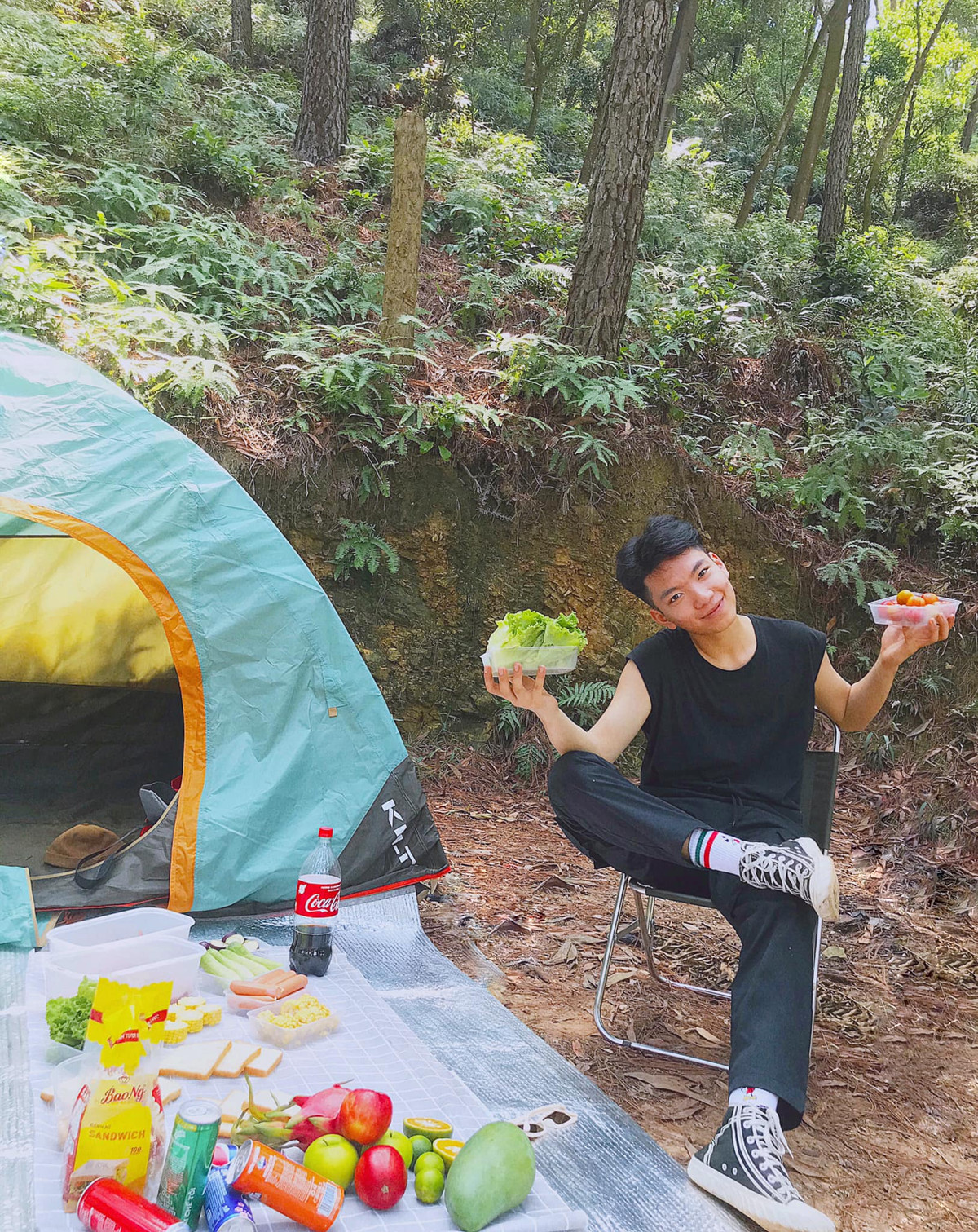 Núi Hàm Lợn sở hữu phong cảnh thiên nhiên đẹp, khí hậu dễ chịu cùng địa hình đa dạng, Hàm Lợn từ lâu đã là địa điểm được rất nhiều bạn trẻ lựa chọn để phượt, tham quan và cắm trại dịp cuối tuần. Ảnh: Long Anh