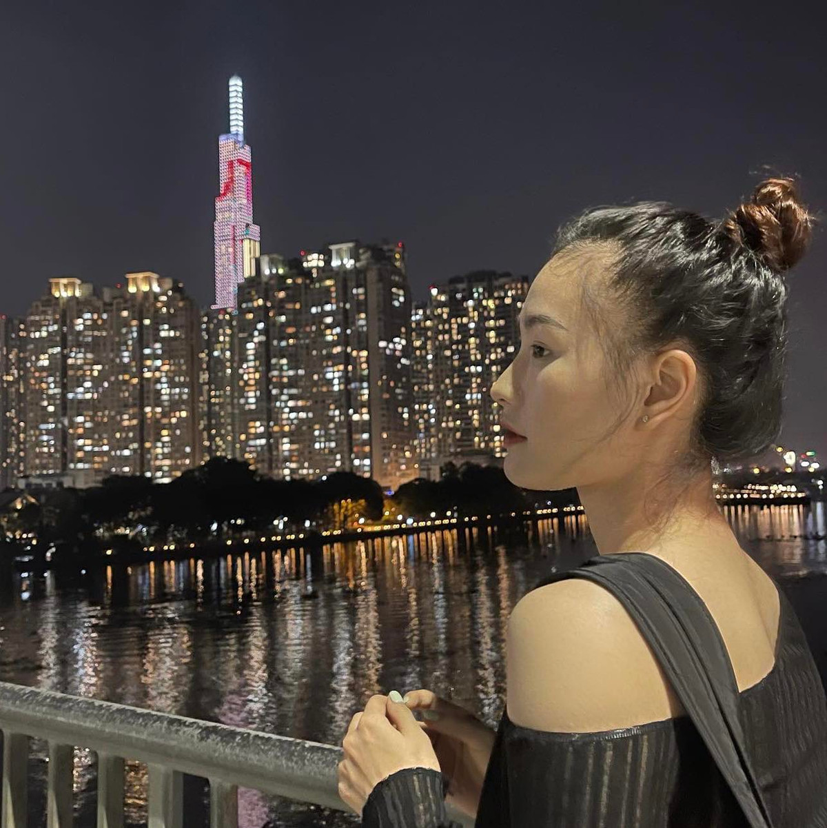 Trên trang cá nhân của mình, VĐV bóng chuyền này từng khiến cộng đồng fan bóng chuyền Việt Nam xôn xao với hình ảnh xinh đẹp.