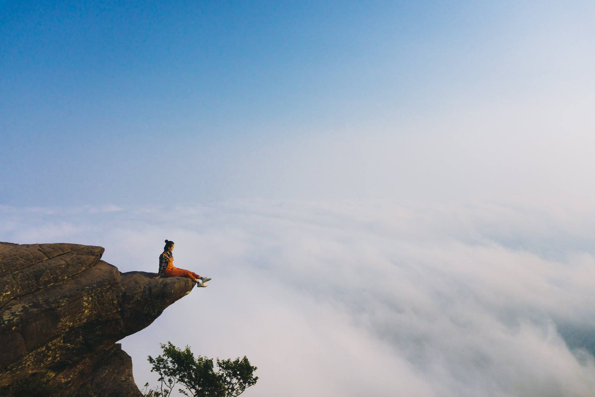 Nằm trong top những mỏm đá check-in tuyệt đẹp tại Việt Nam là mỏm đá ở Pha Luông (Mộc Châu, Sơn La). Ảnh: Phươngg Phươngg