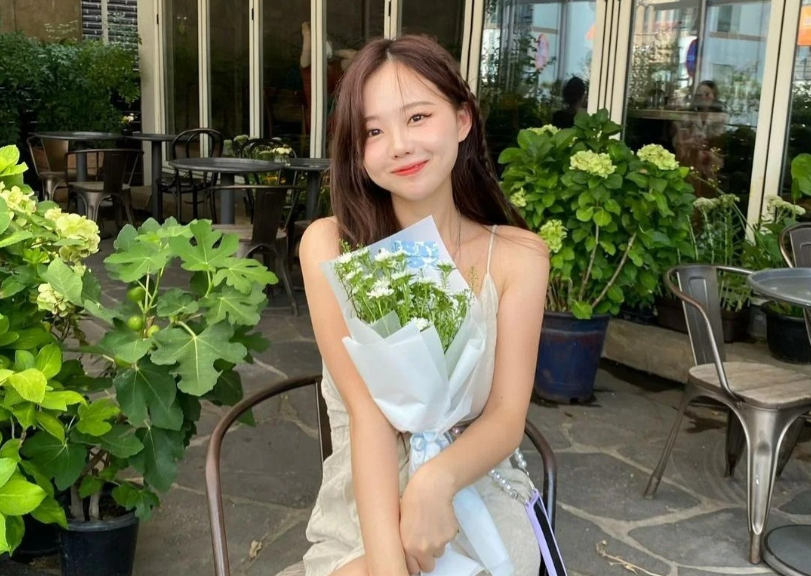 Gu thời trang của Hong Young Ki cũng được nhiều người đánh giá cao nhờ sự hiện đại, trẻ trung.