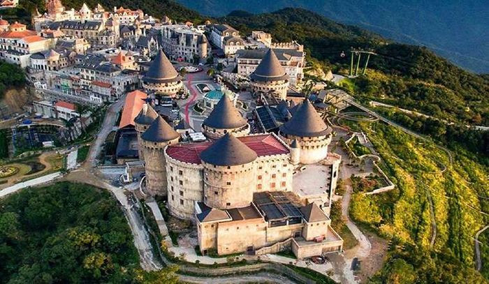 Co gai danh dum ca nam di Ba Na Hills va cai ket