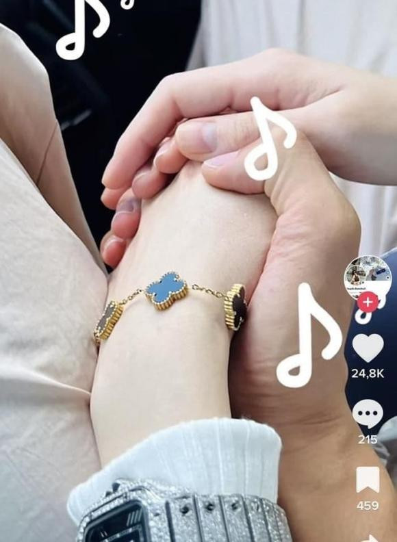 Thời gian trước, Chu Thanh Huyền hay Quang Hải đều che chắn kỹ lưỡng gương mặt đối phương trong mỗi lần xuất hiện chung.