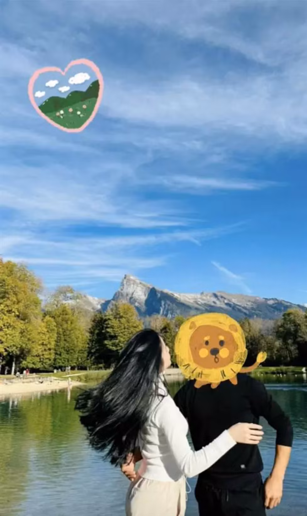 Khoảnh khắc này gây hài cực mạnh và được netizen truyền tay mạnh mẽ, bàn tán xôn xao.