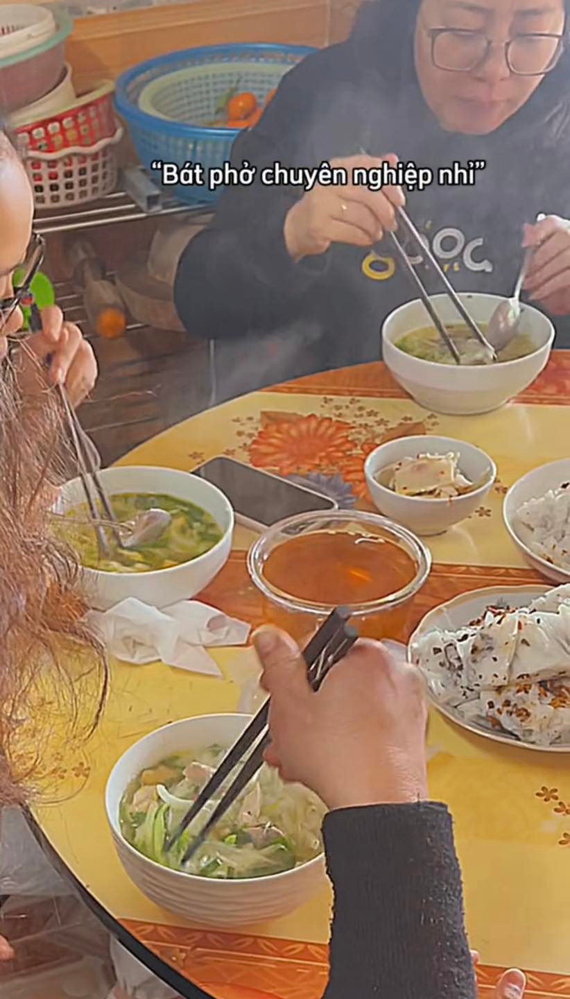 Có người lo cô gái sẽ vất vả khi làm dâu, người lại cho rằng con gái biết nấu ăn ngon là một lợi thế.