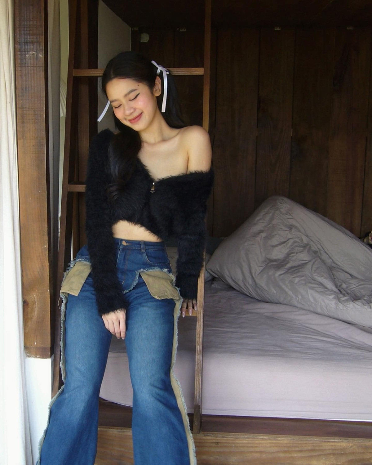 Được nhiều người biết đến là "hot girl tạp hoá", cái tên Hàn Hằng còn được phủ sóng rộng rãi khi là bạn gái của Huyme.