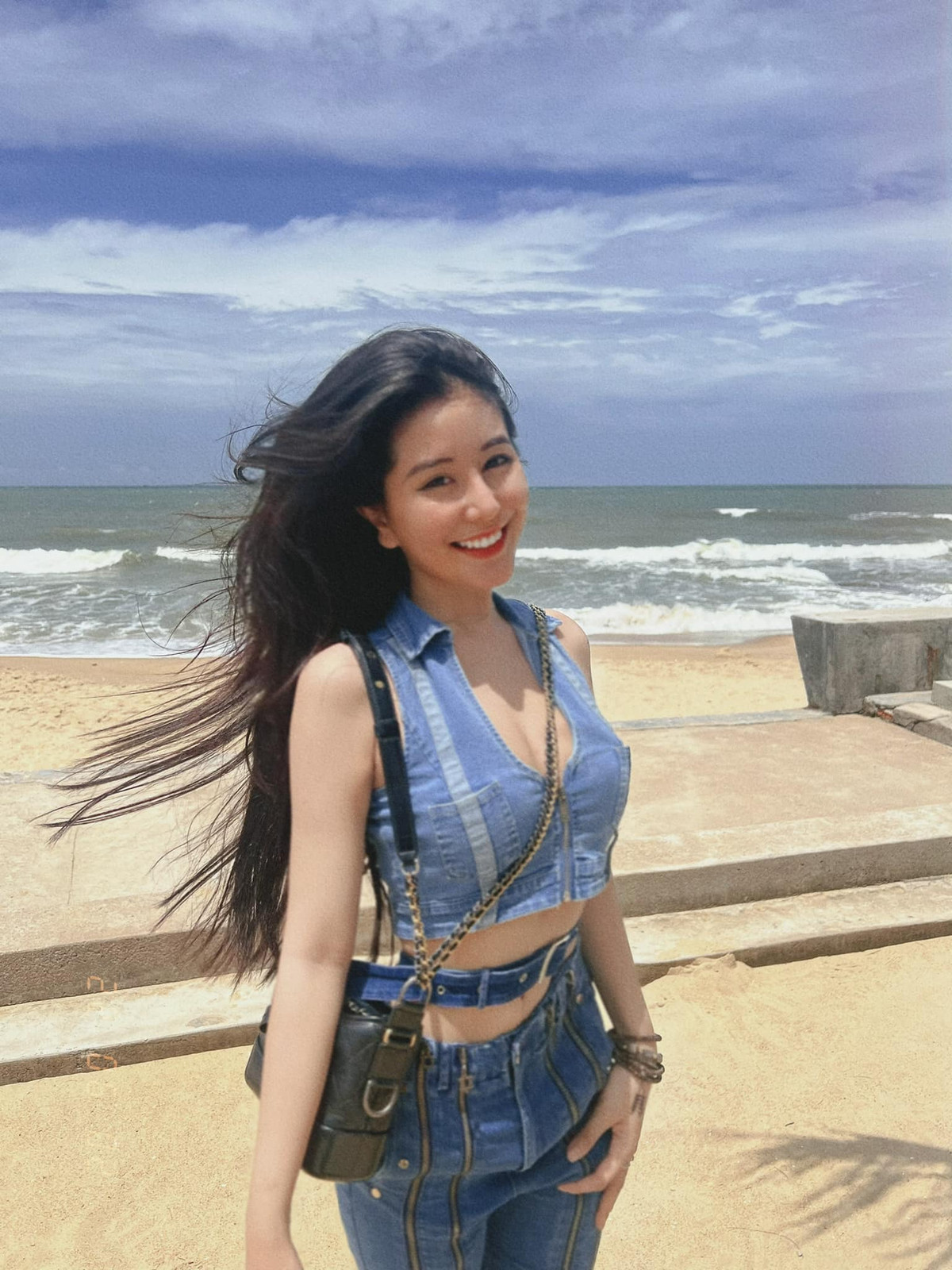 Vốn biết cô nàng sở hữu số đo hoàn hảo nhưng thật khó tin, các con số lại bất ngờ đến vậy.