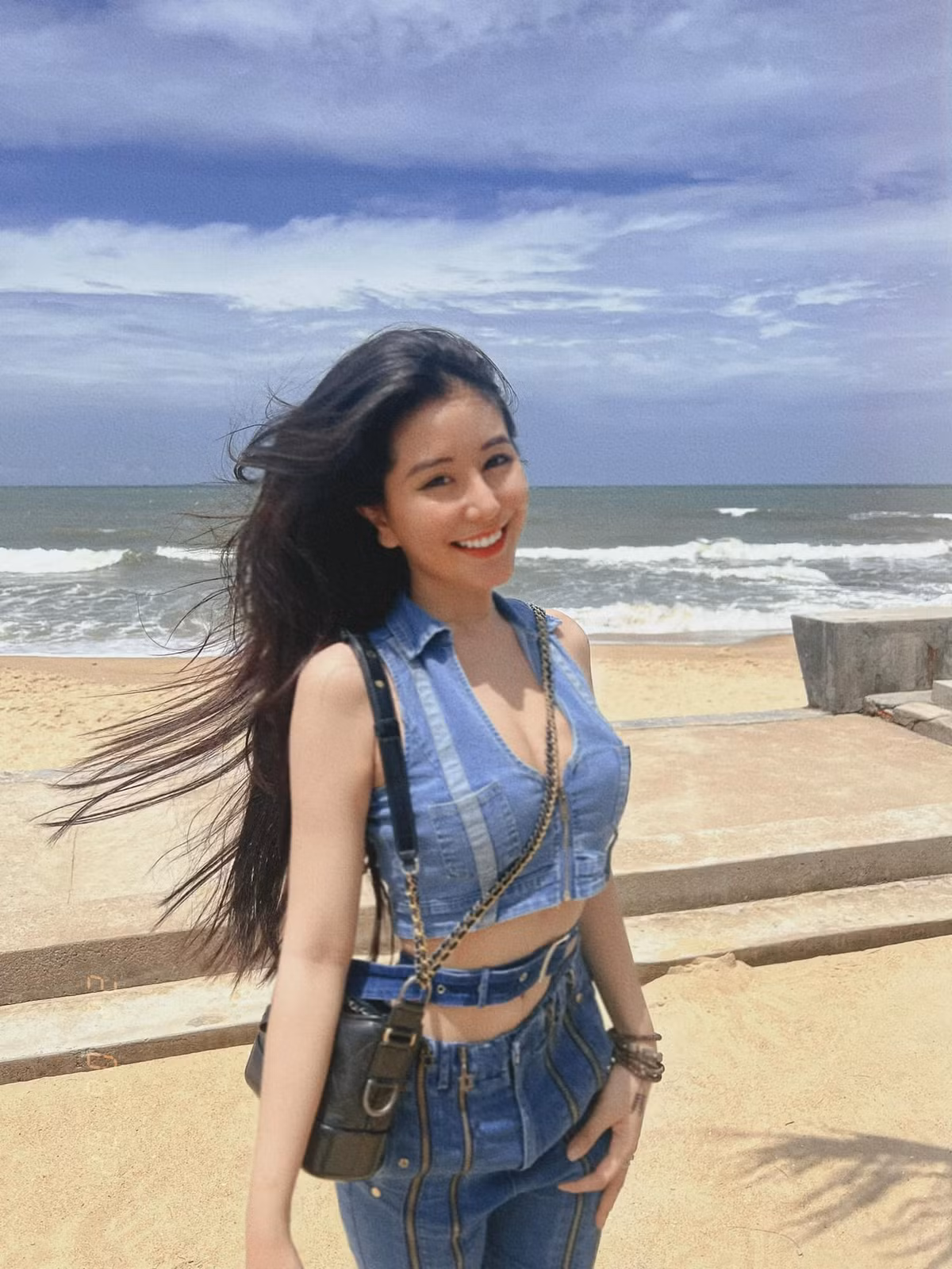 Vốn biết cô nàng sở hữu số đo hoàn hảo nhưng thật khó tin, các con số lại bất ngờ đến vậy.