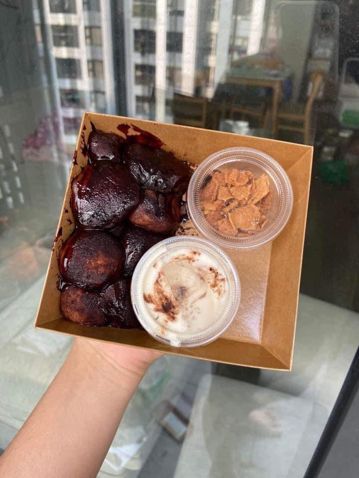 Nhiều người gặp tình trạng chung là những chiếc bánh ship về thì... không còn giữ được hình dạng ban đầu.