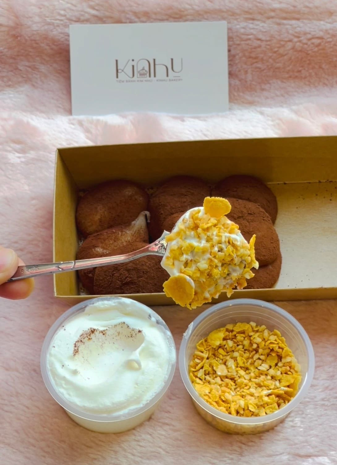 Mới đây, các bạn trẻ lan truyền trend ăn bánh mochi kem sữa với nhiều màu sắc khác nhau, cực bắt mắt.